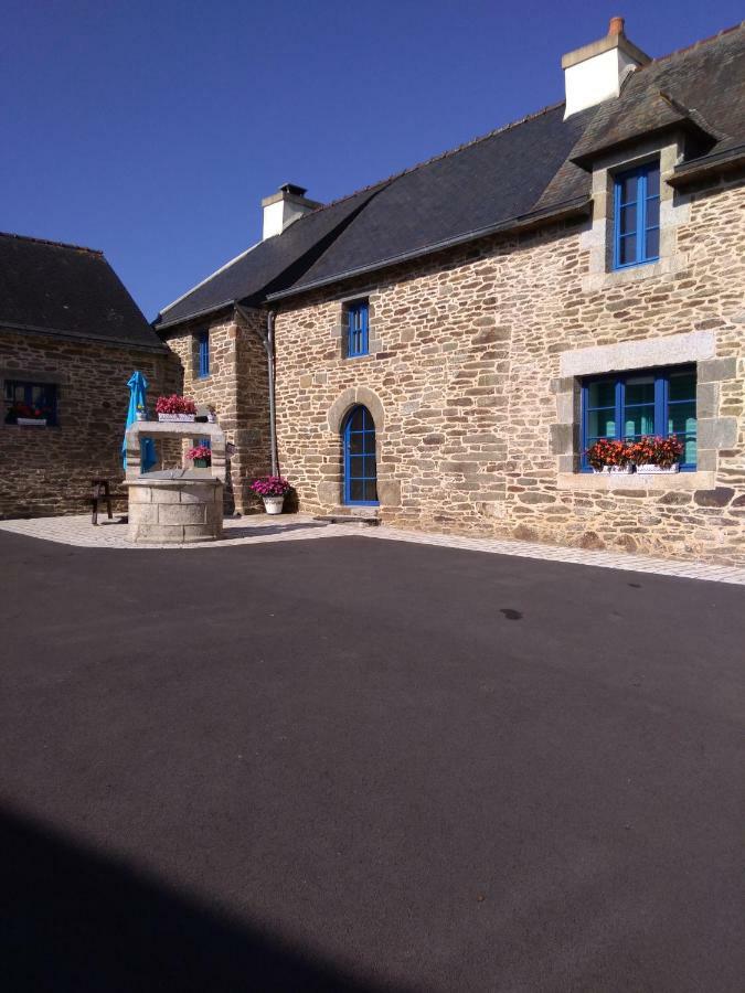 La Petite Maison Bleue Lopérec Εξωτερικό φωτογραφία